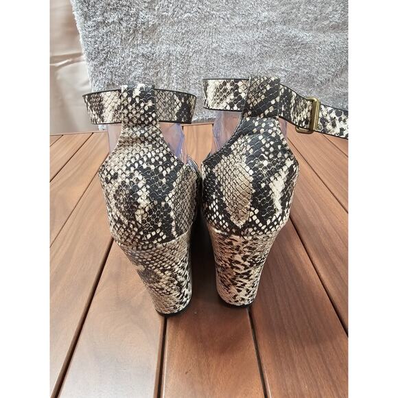 NEW Qupid Women's Black‎ Gray Snake Print 4 1/2" Wedge Heels Sandals size 9 - Picture 3 of 3